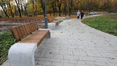 У львівських парках відбувається обробка від кліщів