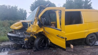 На Львівщині у жахливій аварії постраждала двохрічна дитина (ФОТО, ВІДЕО)