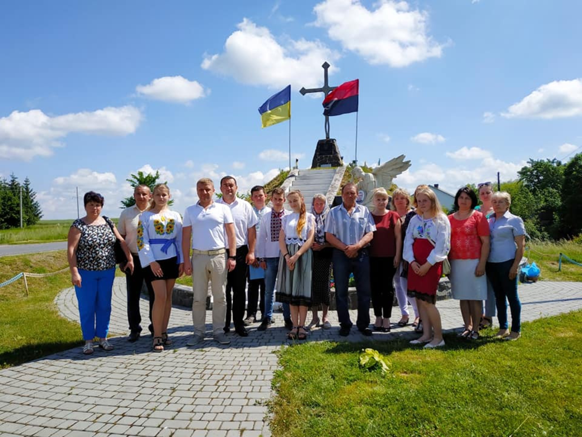 На Яворівщині вшанували пам'ять Героя України Віталія Коцюби. Фото: Яворівська РДА.
