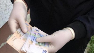 На Львівщині затримали директора дослідного господарства під час отримання хабаря (ФОТО, ВІДЕО)