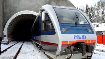 Як на Львівщині триває будівництво Бескидського тунелю