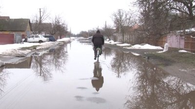 У селі на Черкащині щороку вулиця перетворюється на озеро (ФОТО)