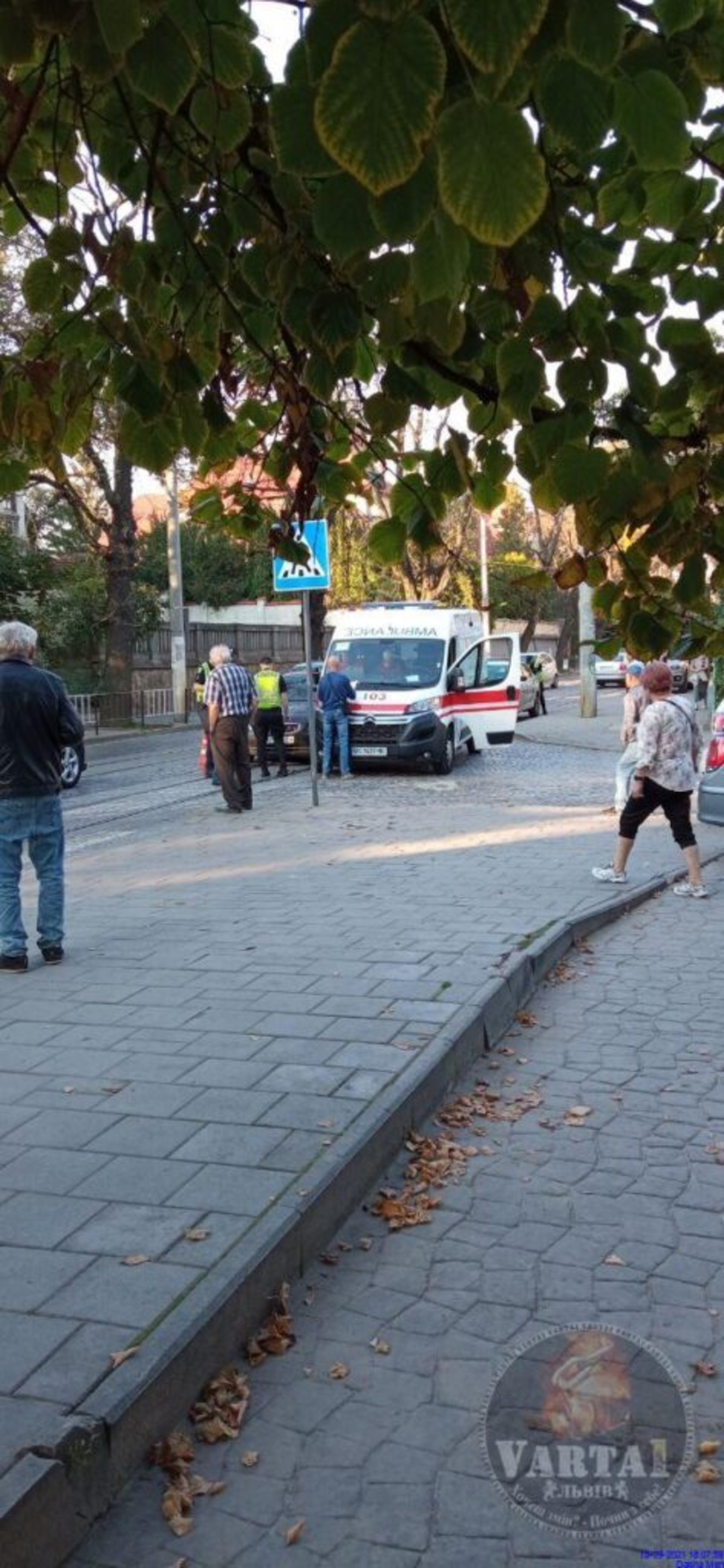 У Львові автомобіль швидкої медичної допомоги потрапив у ДТП