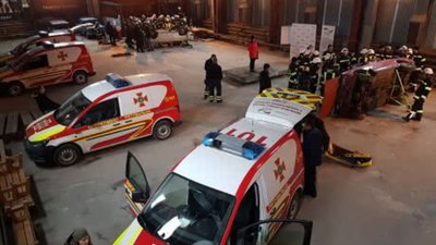 Німеччина передала Україні 10 унікальних аварійно-рятувальних машин