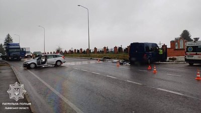 На трасі Київ - Чоп не розминулись автомобілі