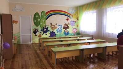 На Самбірщині стіни дитсадка розмалювали російськими мультиками (ФОТО)