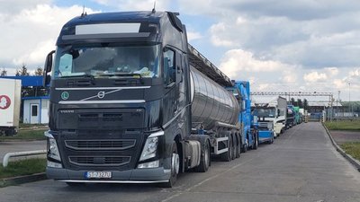 У пункті пропуску "Краківець" утворилася черга з понад 600 вантажівок
