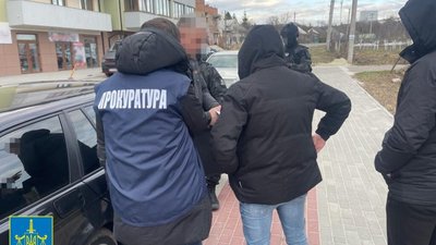 Продавав гуманітарні автобуси з Фінляндії: заступник міського голови однієї з міськрад Львівщини постане перед судом
