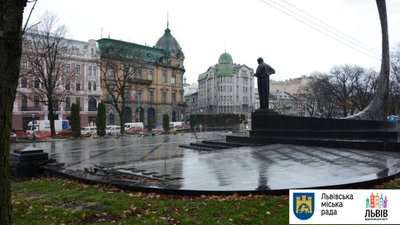 Головну площу Львова досі ремонтують