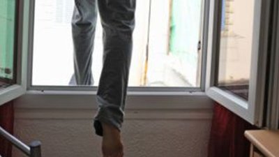 У Червонограді з вікна хірургічного відділення лікарні викинувся молодий чоловік