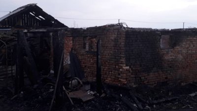 На Львівщині вщент згоріла стайня з кіньми і телятами (ФОТО)