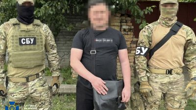 СБУ затримала двох блогерів, які «засвітили» позиції ЗСУ у соцмережах