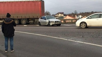 Біля Львова сталась потрійна ДТП (ФОТО)