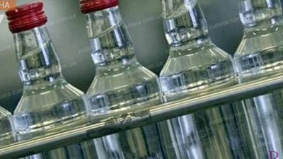У Винниках міністр юстиції першим відкоркує пляшку алкогольного сурогату: деталі акції