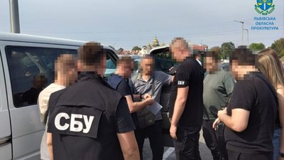 На Львівщині за 18 тисяч доларів переправляли за кордон