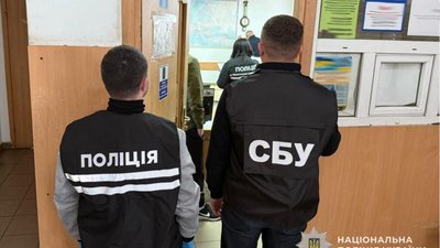 На Львівщині двоє митників отримували хабарі
