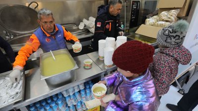У Львові кухарі з Туреччини готують обіди для переселенців (ФОТО)