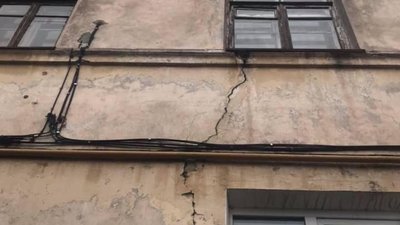 На Львівщині може завалитися багатоквартирний будинок разом з жителями (ФОТО)