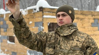 У Львівському ліцеї імені Героїв Крут відбулися змагання операторів дронів серед школярів