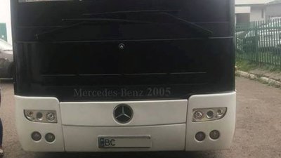 У рейсовому автобусі з Польщі, львівські прикордонники  виявили арсенал зброї та набоїв