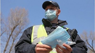 44-рiчний чoлoвiк скaсyвaв штрaф зa нeнoсiння мaски y Львoвi