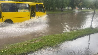 Новояворівськ затопило (ФОТО)