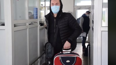 На Львівщині щодня тисячі пішоходів перетинають кордон у Шегинях (ВІДЕО)