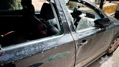 У центрі Львова пʼяний водій понищив свій автомобіль (ФОТО)