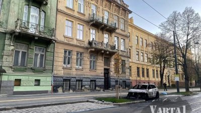 У Львові згорів автомобіль (ФОТО)