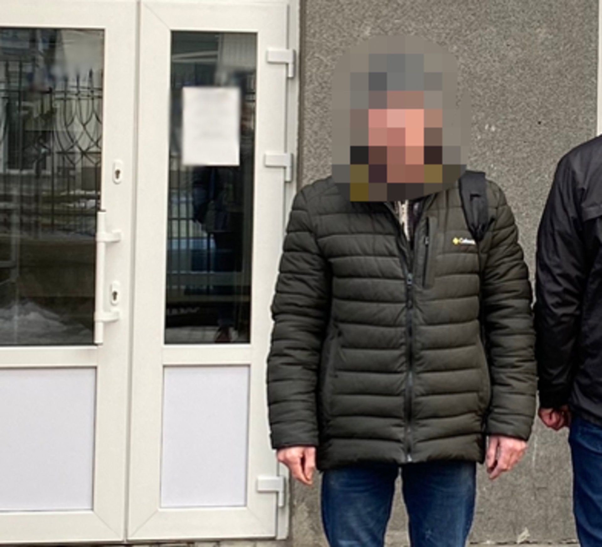 На Львівщині на території школи затримали колаборанта