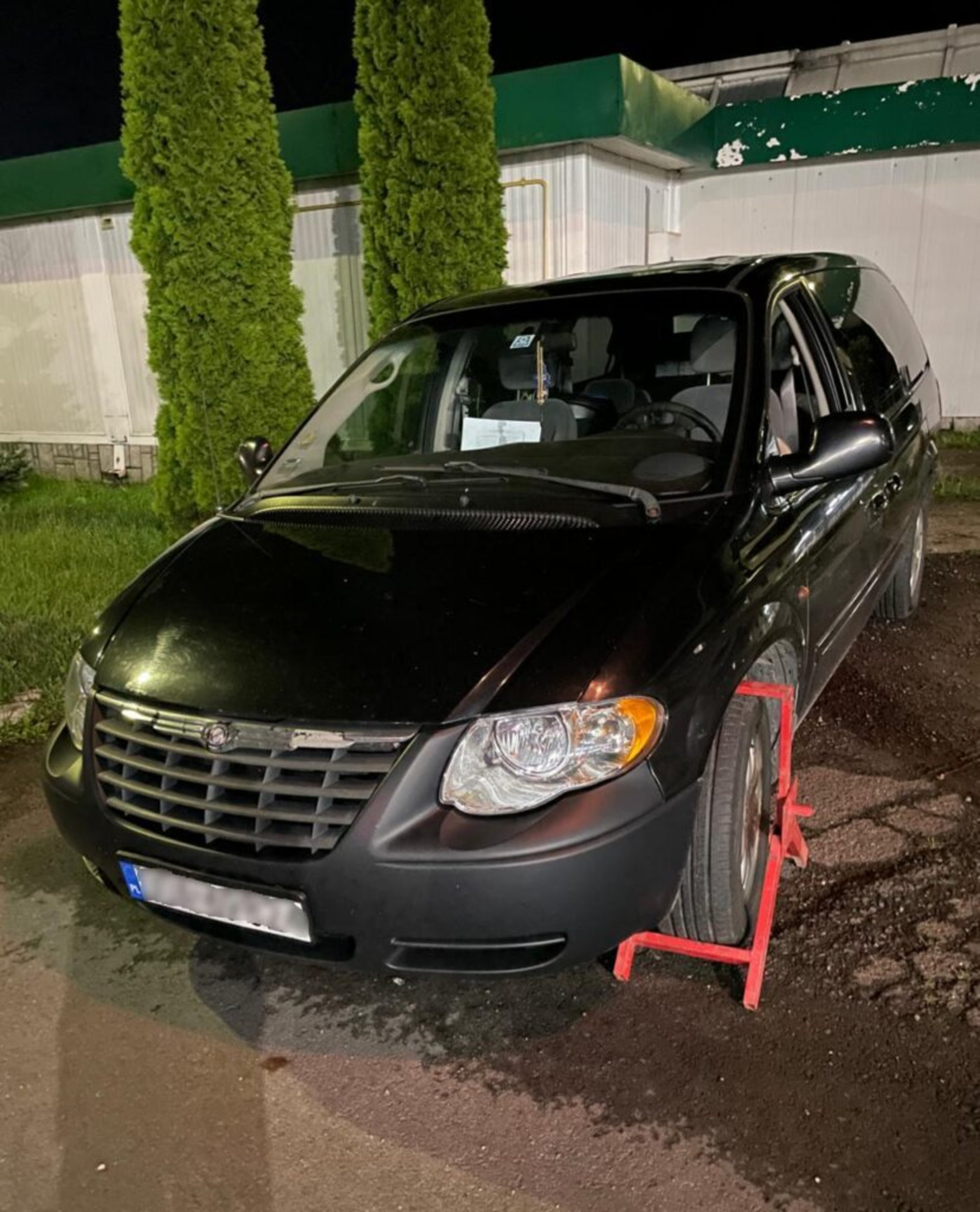 Українка намагалася в’їхати в Україну на викраденому авто, фото ДПСУ