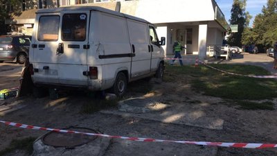 Вбив товариша за гроші: забив до смерті і залишив тіло в бусі біля банку у Львові