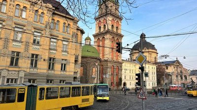 У центрі Львова зупинились трамваї