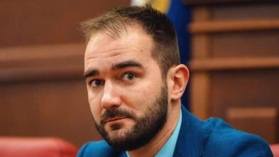Нардеп Юрченко після ДТП у Львові поїхав на “Мустангу” до Києва (ВІДЕО)