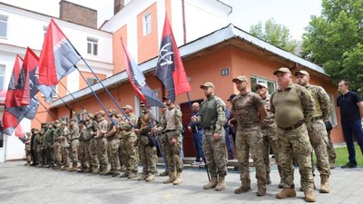 Меморіальну таблицю Герою України Тарасу Бобаничу відкрили в Інституті права