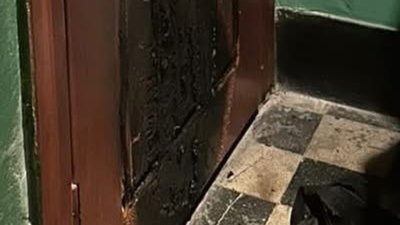 У Львові підпалили вхідні двері у квартиру