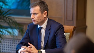 Мінімальну зарплату в Україні збільшать до 7700 гривень
