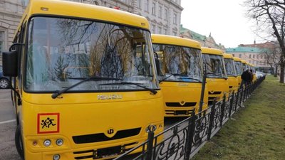 Ще дев’ять громад Львівщини отримали «Школярик»