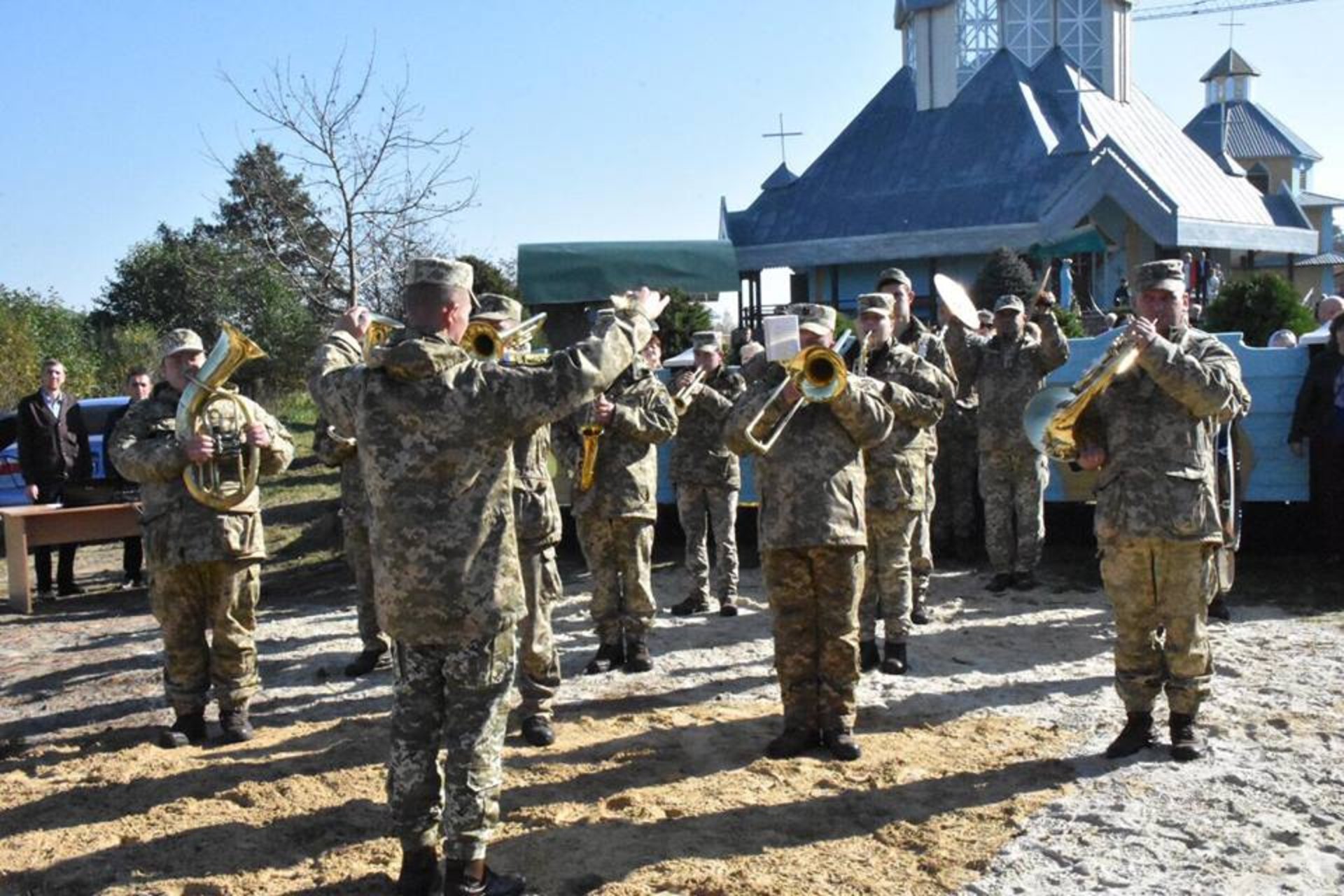 На Яворівщині відкрили меморіал пам'яті воїнам 24-ї Королівської бригади. Фото прес-служба ЛОДА