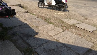 У Львові 10-річні діти роз‘їжають містом на скутері