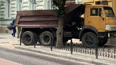 У Львові відомого громадського активіста оштрафував велопатруль: що сталось (ВІДЕО)
