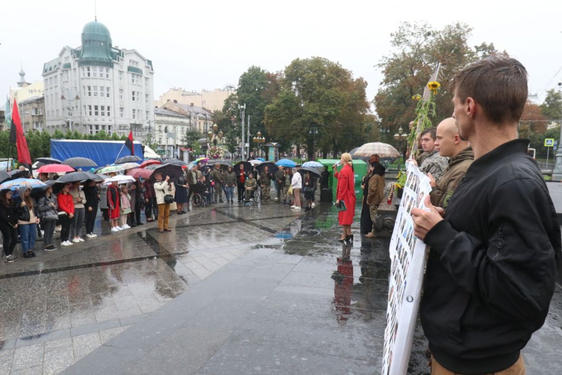 У Львові відкрили фотовиставку в пам'ять про події поблизу Іловайська 2014 року, фото ЛМР