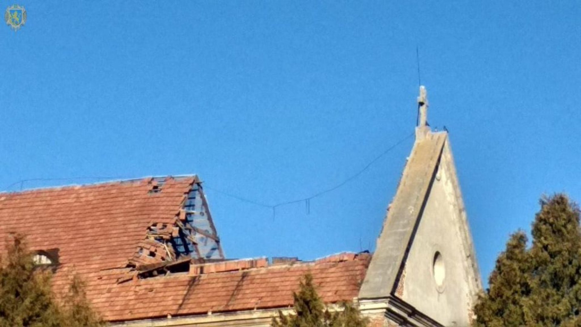 Обвал частини даху пам'ятки архітектури в Олеську розслідуватимуть відповідні органи. Фото - Львівська ОДА