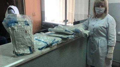 Жовківщина отримала захисні костюми для медиків (ФОТО)