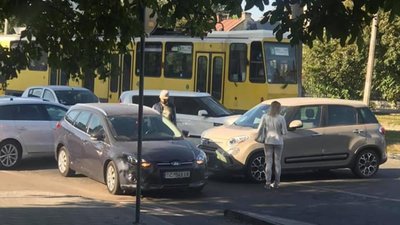 У Львові на Княгині Ольги сталась аварія (ВІДЕО)
