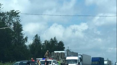 Біля Львова сталася ДТП за участі військових БТР (ФОТО)