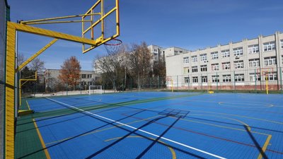 У Львові у ліцеї №15 завершили капітальний ремонт спортивного майданчика (ФОТО)