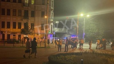 У центрі Львова обвалився балкон, є постраждалий (ФОТО, ВІДЕО)