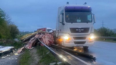На трасі Київ - Чоп не розминулись автомобілі