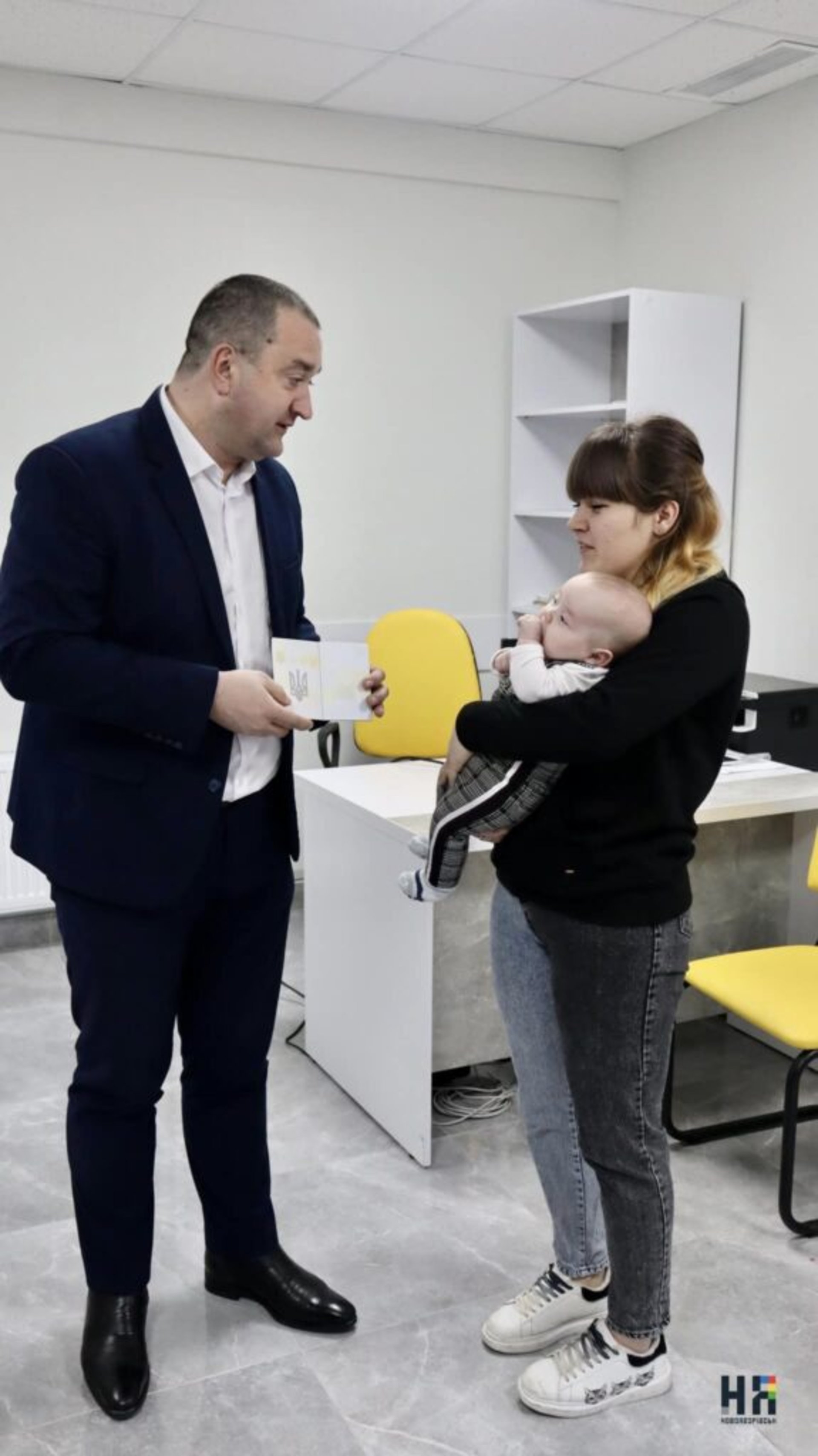 У Новояворівську почали видавати паспорти